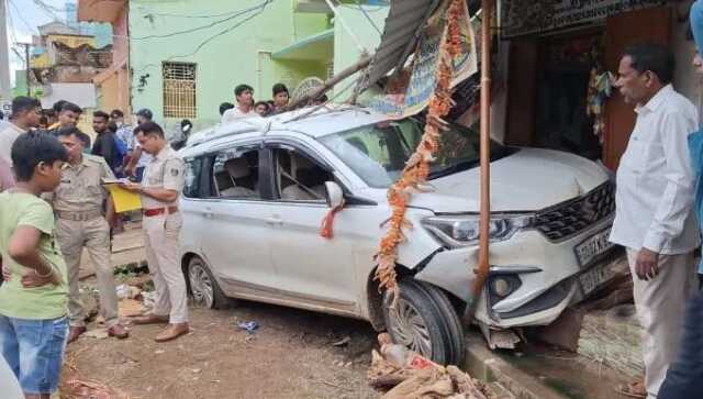 ଦୋକାନ ଭିତରେ ପଶିଗଲା କାର୍‌: ଜଣେ ଗୁରୁତର