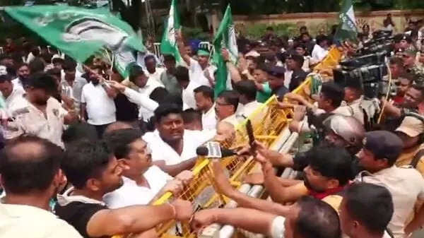 ଛାତ୍ରୀ ଆତ୍ମାହୁତି ଉଦ୍ୟମ ଘଟଣାରେ ବିଜୁ ଛାତ୍ର ଓ ଯୁବ ଜନତା ଦଳର ପ୍ରତିବାଦ