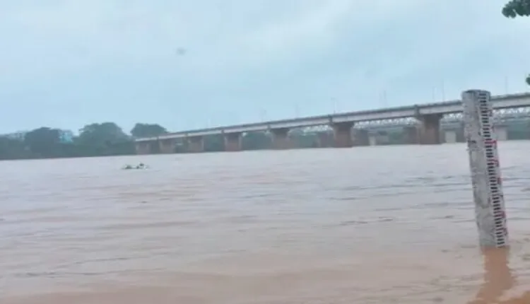 ବ୍ରାହ୍ମଣୀରେ ବଢୁଛି ଜଳସ୍ତର; ଖୋଲିଲା ମନ୍ଦିରା ଡ୍ୟାମ୍‌ର ୮ ଗେଟ୍‌