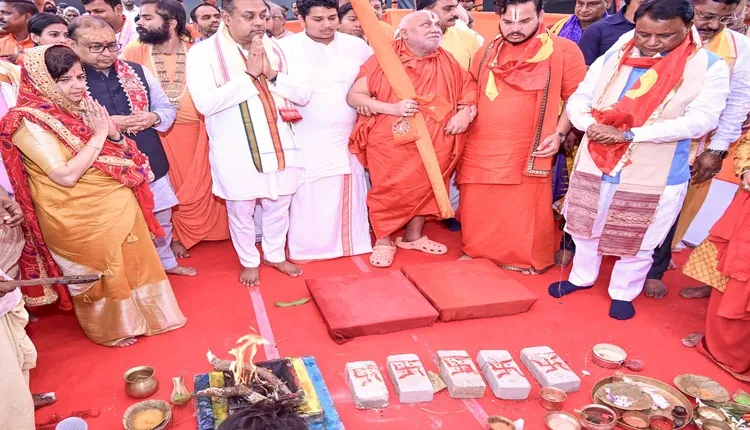 ରାମଚରିତ ମାନସ ମନ୍ଦିର ଭୂମି ପୂଜନ କଲେ ରାମଭଦ୍ରାଚାର୍ଯ୍ୟ