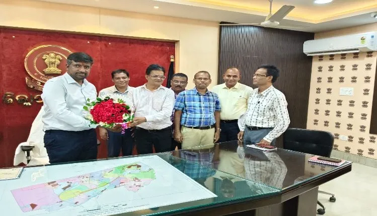 ମହାପ୍ରଭୁ ଜଗନ୍ନାଥଙ୍କ ଦର୍ଶନ ସାରି କାର୍ଯ୍ୟରେ ଯୋଗଦେଲେ ପୁରୀର ନୂଆ ଜିଲ୍ଲାପାଳ