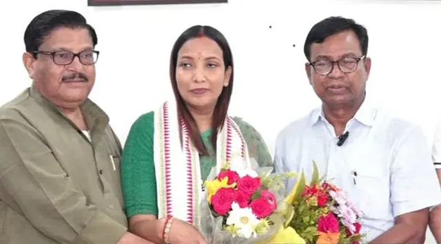 ‘ହାତ’ ଧରିଲେ ସୁନୀତା ବିଶ୍ବାଳ