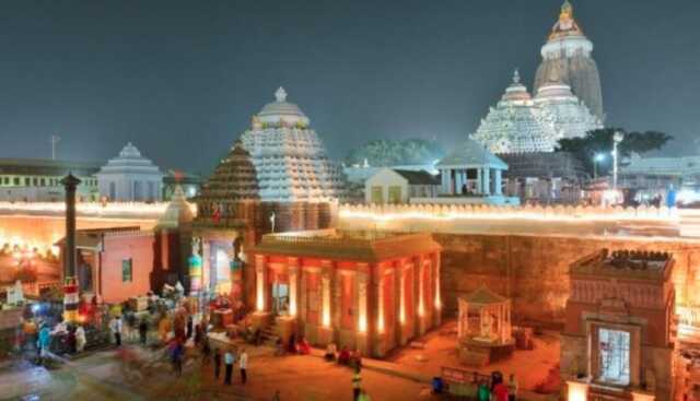 ୧୨ନକଲି ଗୁମାସ୍ତା ଗିରଫ; ଦର୍ଶନ କରାଇବା ଆଳରେ ଲୁଟୁ ଥିଲେ ଟଙ୍କା