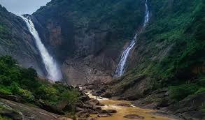 ଡୁଡୁମା ଜଳପ୍ରପାତରେ ଭାସିଗଲେ ୟୁଟ୍ୟୁବର