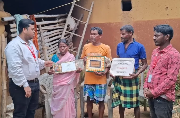 ରାଷ୍ଟ୍ରପତି ଭବନରେ ହେବାକୁ ଥିବା ନୈଶ ଭୋଜିରେ ଯୋଗଦେବାକୁ ଆଦିବାସୀ ମହିଳାଙ୍କୁ ମିଳିଲା ନିମନ୍ତ୍ରଣ