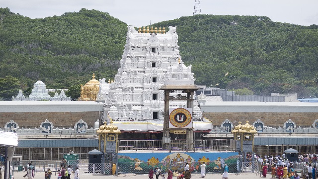 ଭେଙ୍କଟେଶ୍ବର ସ୍ବାମୀଙ୍କୁ ୧୪୦ କୋଟି ଟଙ୍କାର ସୁନା ଅର୍ପଣ କଲେ ଶ୍ରଦ୍ଧାଳୁ, ମୁଖ୍ୟମନ୍ତ୍ରୀ କଲେ ଘୋଷଣା