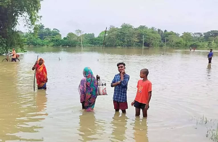୫ଦିନ ପରେ ବନ୍ୟାପାଣି କମିଛି; ଦୁର୍ଦ୍ଦଶା ବଢୁଛି