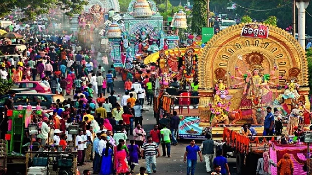 ଦୁର୍ଗାପୂଜା: ପାରମ୍ପରିକ ବାଜାରେ ମାଆଙ୍କୁ ମେଲାଣି, ଭସାଣରେ ଡିଜେ ମନା