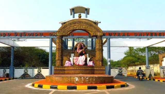 ହଷ୍ଟେଲରୁ ଅଣଛାତ୍ରଙ୍କୁ ବାହାର କରିବାକୁ ନେଇ କ୍ୟାମ୍ପସରେ ଚାପା ଉତ୍ତେଜନା: ବାଣୀବିହାର ବନ୍ଦ ଡ଼ାକରା