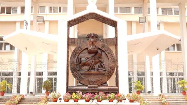 ବାଦ୍‍ ପଡ଼ିଲେ ଅଯୋଗ୍ୟ ସାମିଲ ହେଲେ ନୂଆ