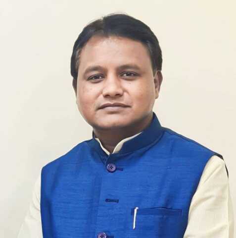 ଭୁବନେଶ୍ୱରରେ ପହଞ୍ଚିଲେ ମୁଖ୍ୟମନ୍ତ୍ରୀ, ଖରାପ ପାଗ ଯୋଗୁ କୋଲକାତାରେ ଅବତରଣ କଲା ବିମାନ