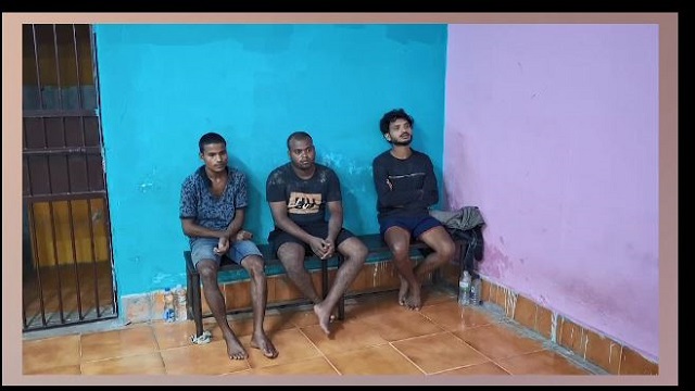 ୩ ଚୋରଙ୍କୁ କାବୁ କଲା ପୋଲିସ, ସାରା ରାତି ଟାୱାର ଉପରେ ବସି ଥିଲେ