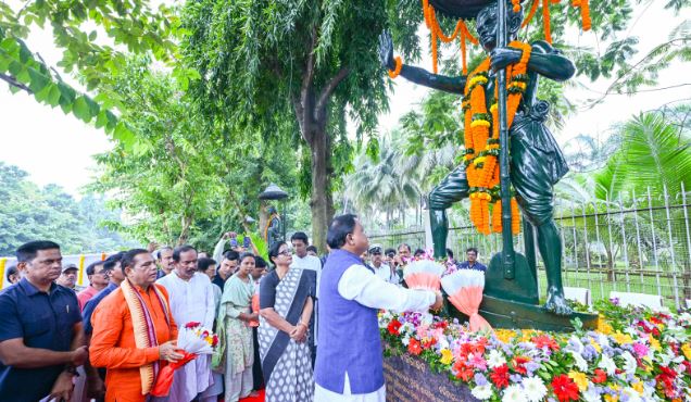 ସହିଦ୍‌ ବାଜି ରାଉତଙ୍କୁ ଶ୍ରଦ୍ଧାଞ୍ଜଳୀ ଅର୍ପଣ କଲେ ମୁଖ୍ୟମନ୍ତ୍ରୀ