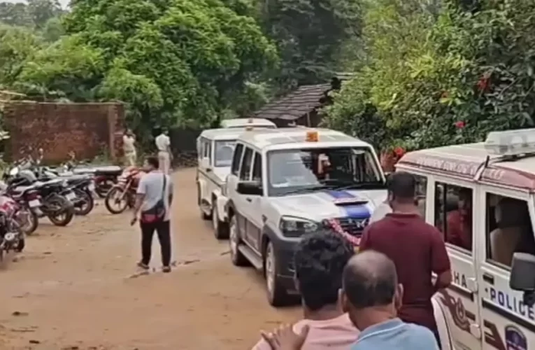 ଶୋଇଥିବା ବେଳେ ମାରଣାସ୍ତ୍ରରେ ହାଣି ହତ୍ୟା