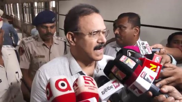 ଏସ୍‌ଆଇ ଚାକିରି କେଳେଙ୍କାରୀ: ଅରିଜିନାଲ ସାର୍ଟିଫିକେଟ ନେଇ ହେଉଥିଲା ଡିଲ୍, ବ୍ଳାଙ୍କ ଚେକରେ ଟଙ୍କା କାରବାର
