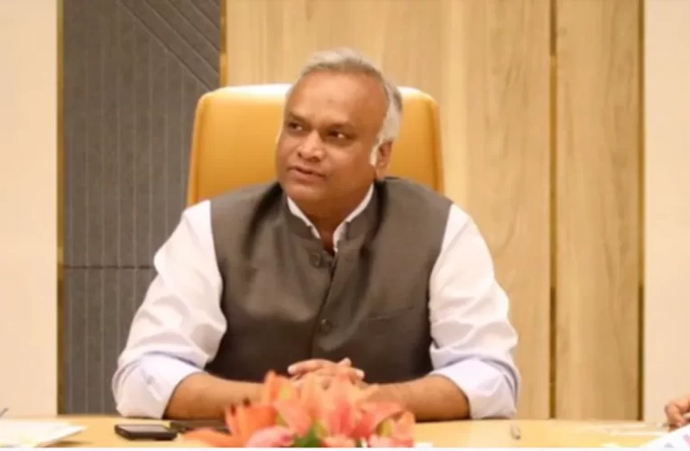 ସ୍କୁଲ-କଲେଜ ପରିସରରେ କାର୍ଯ୍ୟକ୍ରମ ପାଇଁ  ଆରଏସଏସକୁ ଅନୁମତି ଦିଅନାହିଁ: ଖଡ଼ଗେ