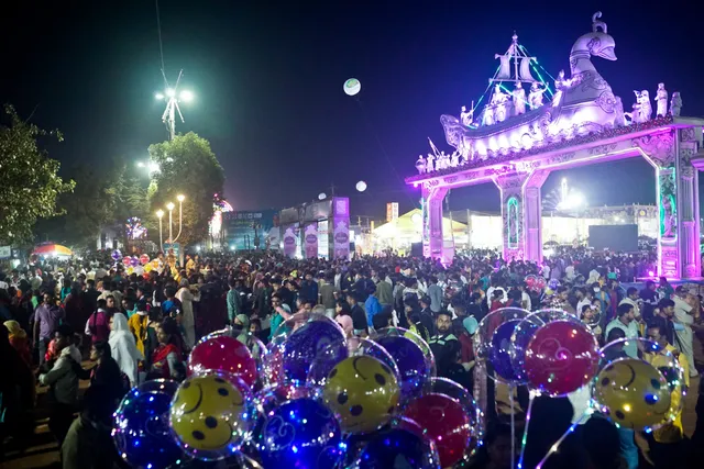 ଆଉ ଗୋଟିଏ ଦିନ ବଢ଼ିଲା ଐତିହାସିକ କଟକ ବାଲିଯାତ୍ରା