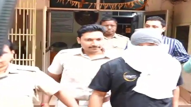ପ୍ରେମିକାର ତଣ୍ଟି କାଟି ହତ୍ୟା ଉଦ୍ୟମ