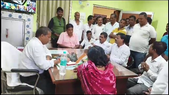 ୩୬ ଅଧିକାରୀଙ୍କ ଦରମା ବନ୍ଦ, କାମରେ ଅବହେଳା ଅଭିଯୋଗ