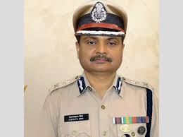 ଟ୍ରାଫିକ ନିୟନ୍ତ୍ରଣ ପାଇଁ ପ୍ରମୁଖ ରାସ୍ତାରେ କମିଶନରେଟ୍ ପୋଲିସର ପାର୍କିଂ କଟକଣା