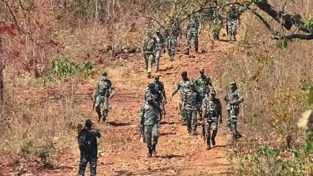 ପୋଲିସ ଗୁଳିରେ ଟଳିଲେ ୩ ମାଓବାଦୀ
