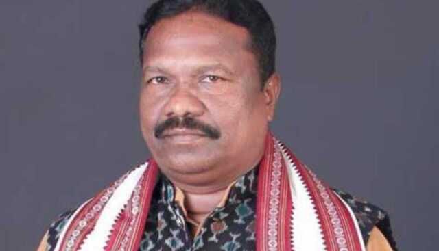 ମେଗା ପାନୀୟ ଜଳ ପ୍ରୋଜେକ୍ଟ ଦୁର୍ନୀତି ନେଇ ପୂର୍ବ ସରକାରକୁ ଟାର୍ଗେଟ କଲେ ମନ୍ତ୍ରୀ ରବି ନାରାୟଣ ନାୟକ