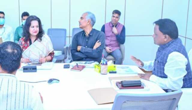 ଲଘୁ ଖଣିଜରୁ ସଂଗୃହୀତ DMF ପାଣ୍ଠିକୁ ସେହି ଜିଲ୍ଲାର ବିକାଶରେ ବ୍ୟବହାର କରିବାକୁ ମୁଖ୍ୟମନ୍ତ୍ରୀଙ୍କ ନିର୍ଦ୍ଦେଶ
