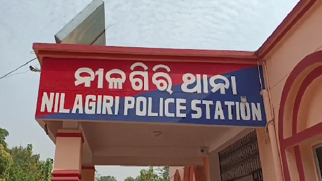 ସୁନା ବିସ୍କୁଟ୍ ଲୋଭ ଦେଖାଇ ୪ ଲକ୍ଷ ଟଙ୍କାର ଠକେଇ, ୬ ଗିରଫ