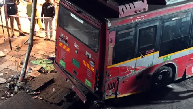 ମୁମ୍ୱାଇରେ ବସ୍ ଦୁର୍ଘଟଣାରେ ୪ ମୃତ, ୯ ଆହତ