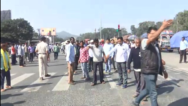 ଟୋକନ ଅବ୍ୟବସ୍ଥା, ରାସ୍ତାକୁ ଓହ୍ଲାଇଲେ ଚାଷୀ