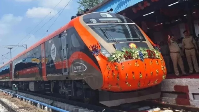 ପ୍ରଥମ ବନ୍ଦେ ଭାରତ ସ୍ଲିପର ଉଦଘାଟନ କଲେ ପ୍ରଧାନମନ୍ତ୍ରୀ ମୋଦୀ