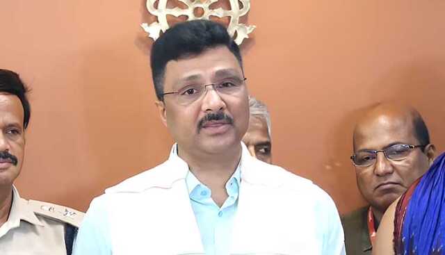 କମିବନି ଶ୍ରୀମନ୍ଦିର ଭକ୍ତନିବାସ ପାର୍କିଂ ଫି