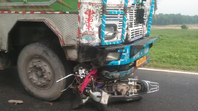 ଟ୍ରକରେ ପିଟିହେଲା ବାଇକ୍, ୪ ମୃତ