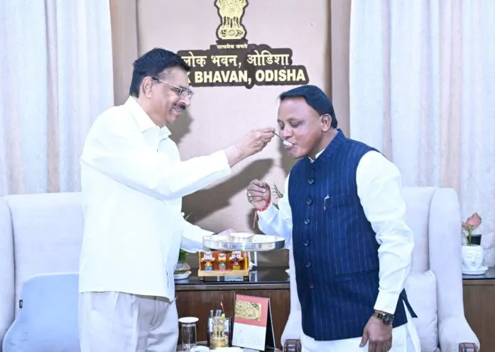 ବଜେଟ୍ ଉପସ୍ଥାପନ ପୂର୍ବରୁ ଦହି ଖାଇଲେ ମୁଖ୍ୟମନ୍ତ୍ରୀ