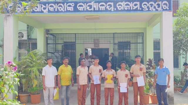 ମାଟ୍ରିକ ପରୀକ୍ଷାରେ ବିଭ୍ରାଟ ; ବଦଳିଲା ସେଟ୍, ଓଏମଆର ସିଟରେ ଧଳା ରଙ୍ଗ