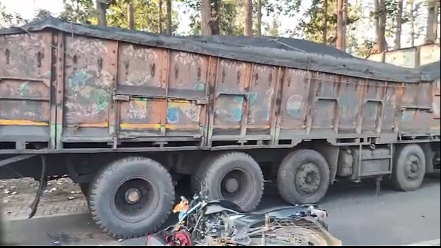 ବାଇକକୁ ଧକ୍କା ଦେଲା ଟ୍ରକ, ଚାଲିଗଲା ଦୁଇ ଜୀବନ