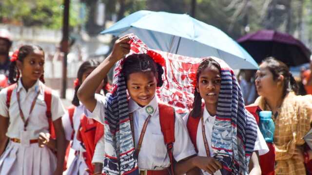ଗ୍ରୀଷ୍ମ ମୁକାବିଲା ପାଇଁ ଜିଲ୍ଲା ଶିକ୍ଷା ଅଧିକାରୀମାନଙ୍କୁ ବିଭାଗର ଚିଠି, ପାନୀୟ ଜଳ ଓ ORS ପ୍ୟାକେଟ୍ ରଖିବା ପାଇଁ ନିର୍ଦ୍ଦେଶ