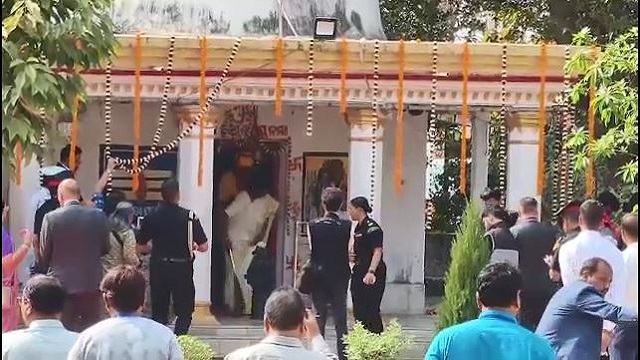 ପୁର୍ନେଶ୍ବର ମନ୍ଦିର ବେଢାରେ ଝାଡ଼ୁ ମାରିଲେ ରାଷ୍ଟ୍ରପତି