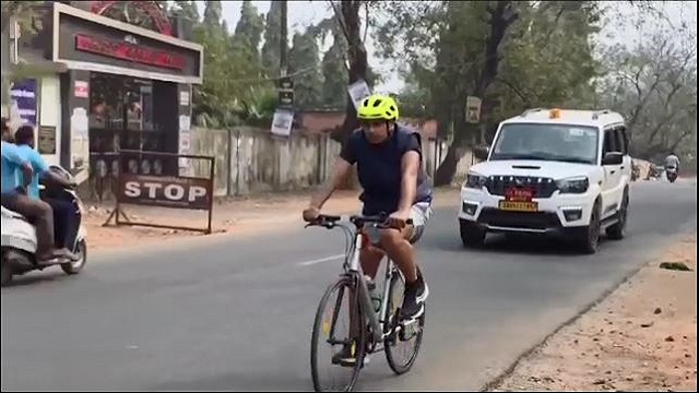 ୧୦୦କିମି ସାଇକେଲ ଯାତ୍ରା କରି ଚାଷୀଙ୍କ ସମସ୍ୟା ବୁଝିଲେ ଉପଜିଲ୍ଲାପାଳ