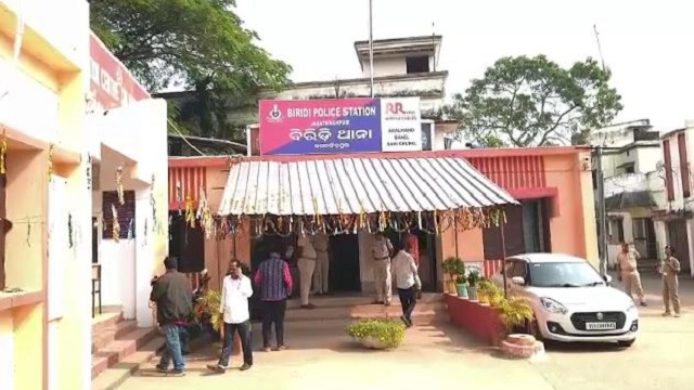 କୋର୍ଟ ଚାଲାଣ ବେଳେ ମେଡିକାଲ ପାଚେରୀ ଡେଇଁ କଏଦୀ ଫେରାର