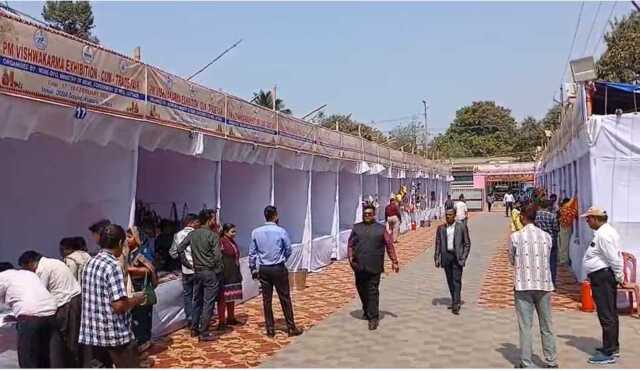 କଟକରେ ‘ପ୍ରଧାନମନ୍ତ୍ରୀ ବିଶ୍ୱକର୍ମା ପ୍ରଦର୍ଶନୀ ଓ ବାଣିଜ୍ୟ ମେଳା’: କାରିଗରଙ୍କ ପାଇଁ ସୃଷ୍ଟି ହେଲା ନୂତନ ବଜାର ସୁଯୋଗ