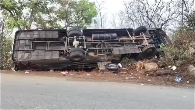 ଓଲଟିଲା ଟୁରିଷ୍ଟ ବସ୍: ୫ ମୃତ, ୩୦ରୁ ଉର୍ଦ୍ଧ୍ବ ଆହତ
