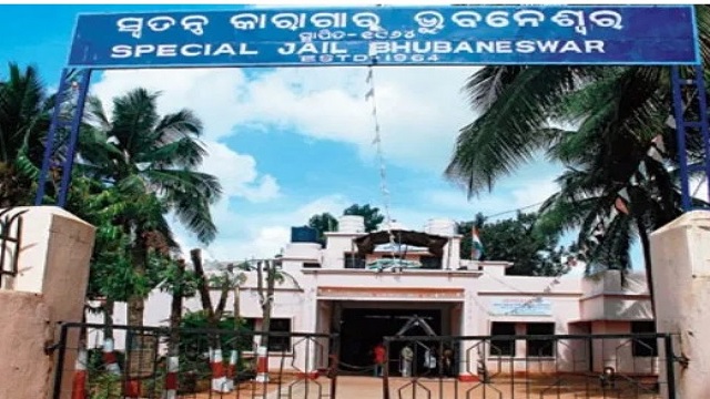ଜେଲ୍ କ୍ବାର୍ଟରରୁ ଓ୍ବାର୍ଡରଙ୍କ ମୃତଦେହ ଉଦ୍ଧାର