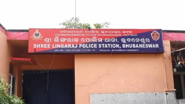 ମିଠା ଦୋକାନୀକୁ ଖଣ୍ଡାରେ ଆକ୍ରମଣ