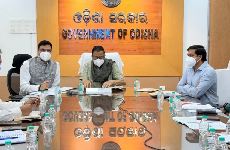 ଗ୍ରୀଷ୍ମଋତୁକୁ ଦୃଷ୍ଟିରେ ରଖି ସମ୍ଭାବ୍ୟ ଗ୍ରୀଷ୍ମ-ପ୍ରବାହ ପ୍ରସ୍ତୁତି ସମ୍ପର୍କିତ  ଉଚ୍ଚସ୍ତରୀୟ ସମୀକ୍ଷା ବୈଠକ