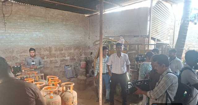 LPG କଳାବଜାରୀ: ରାଜ୍ୟବ୍ୟାପୀ ଚଢ଼ାଉ ଜୋରଦାର, ୩୪୩୫ ସିଲିଣ୍ଡର ଜବତ
