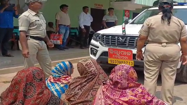 ୫୦ ବର୍ଷର ବାସିନ୍ଦାଙ୍କ ବାସଗୃହ ଉଚ୍ଛେଦ ପାଇଁ ନୋଟିସ, ଥଇଥାନ ପାଇଁ ଜିଲ୍ଲାପାଳଙ୍କୁ ଗୁହାରି