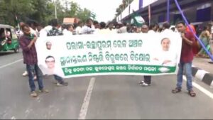 ଇଚ୍ଛାପୁରମ ରେଳ ଅଞ୍ଚଳକୁ ସ୍ଥାନାନ୍ତରଣ ନିଷ୍ପତ୍ତି ବାତିଲ ଦାବିରେ ୧୦ ଟି ରାଜନୈତିକ ଦଳର ଧାରଣା