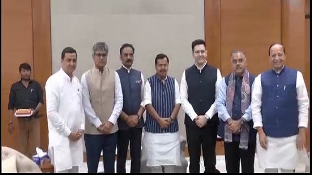 ଆପ୍ ରାଜନୀତିରେ ଝଡ଼, ବିଜେପିରେ ମିଶିଲେ ୭ ସାଂସଦ