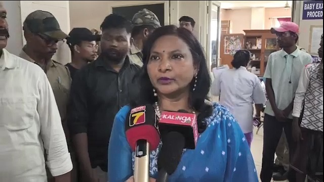 ଛାତ୍ରୀ ମୃତ୍ୟୁ ଘଟଣା: ମୃତଦେହ ରଖି ରାସ୍ତା ଅବରୋଧ